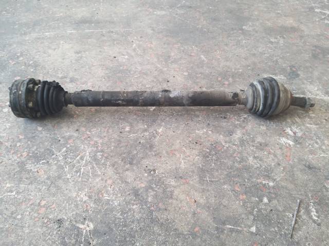 VOLKSWAGEN POLO ÇIKMA ORJİNAL SAĞ AKS 1997-2000